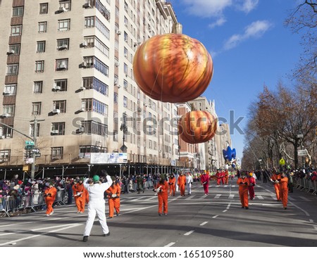NEW YORK - NOVEMBER 28: Atmosphere at the 87th Annual Macy\'s Thanksgiving Day Parade on November 28, 2013 in New York City.