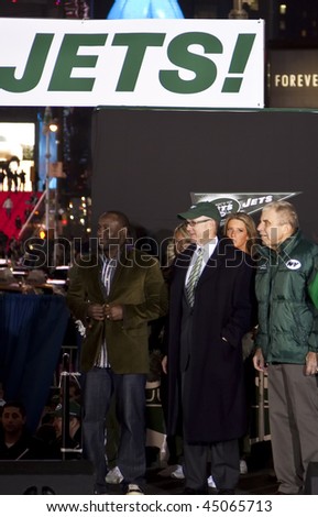 NEW YORK - JANUARY 21: (L-R) Leon Washington, Woody Johnson and David Herman at the New York Jets AFC Championship game pep rally in Times Square on January 21, 2010 in New York City.