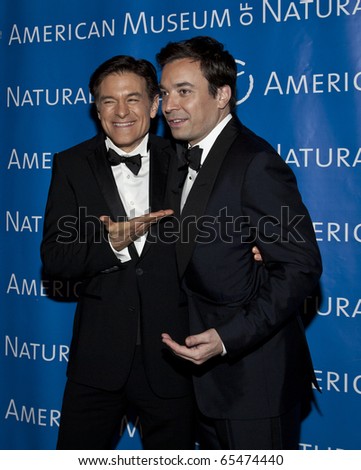 NEW YORK - NOVEMBER 18: Dr. Mehmet Oz and Jimmy Fallon attend American Museum of Natural History Gala on November 18, 2010 in New York, City.