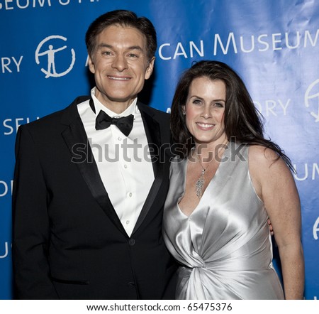 NEW YORK - NOVEMBER 18: Dr. Mehmet Oz and Lisa Oz attend American Museum of Natural History Gala on November 18, 2010 in New York, City.