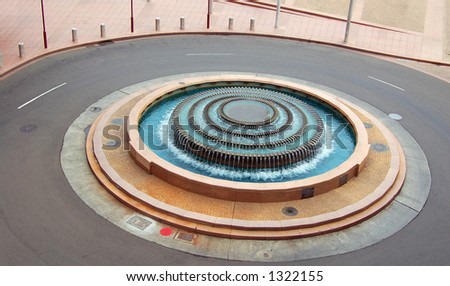 Roundabout fountain near Sydney Opera House