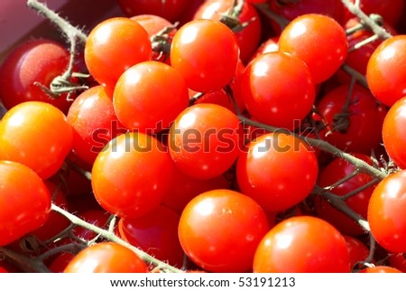 Red tomatoes can be used for background