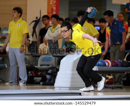 INCHEON - June 30:LARP-APHARAT Yannaphon of Thailand in action during 4th Asian Indoor&Martial Arts Games 2013 at Anyang Hogye Gymnasium on June 30, 2013 in Incheon, South Korea.