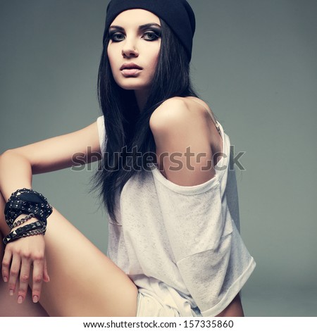 A photo of beautiful girl is in style of R&B, glamour