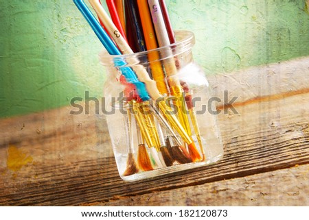 Many artist brushes for use with any media like acrylic, wtercolor and others
