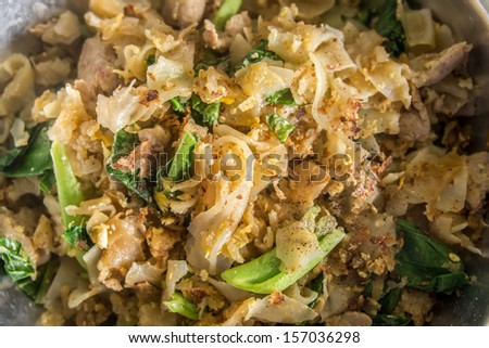 Thai food; fried noodle with pork
