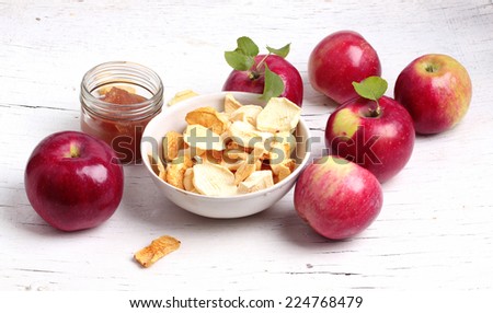 Dried apples with jam and fresh apples