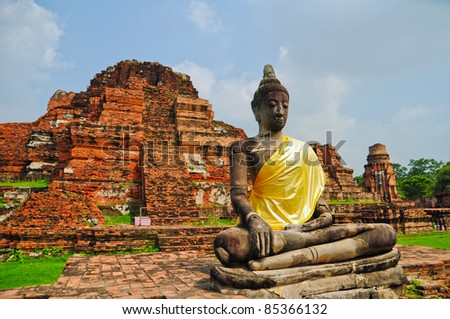 ruins statue buddha at Ayutthaya Historical Park, Thailand