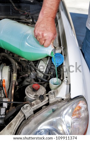 Automobile needs the washer fluid topped off