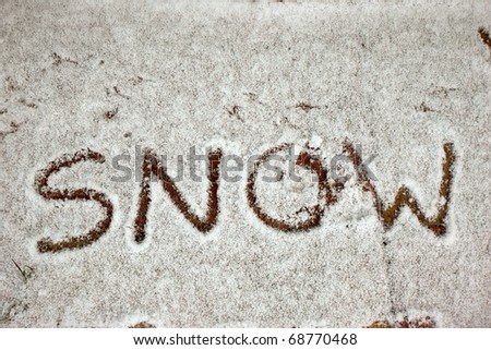 The word snow written in the snow