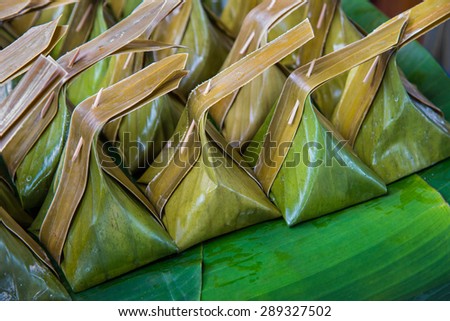 curried fish wrapped in banana leaves and steamed