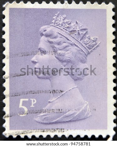 UNITED KINGDOM - CIRCA 1971: An English stamp printed in Great Britain shows Portrait of Queen Elizabeth, circa 1971.