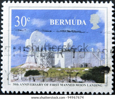 BERMUDA - CIRCA 1986: A stamp printed in Bermuda dedicated to 30th anniversary of first manned moon landing, circa 1986