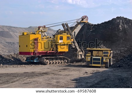 Big Mining Trucks