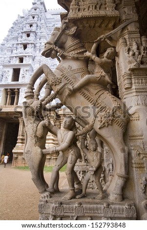 Sculpture on the outside of the Hall of 1000 Pillars at Sri Ranganathaswamy Hindu Temple at Srirangam in Tiruchirapalli in the Tamil Nadu region of southern India.