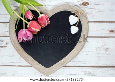 Wooden panel in heart shape with tulips / Wooden panel