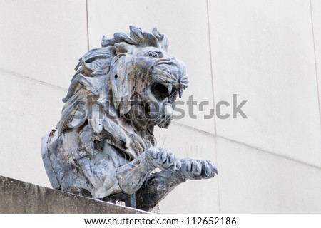 Public Art: Rampant Lion with Anti-Pigeon Spikes and Netting