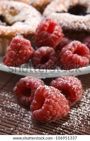 Raspberry cookies with fresh fruits