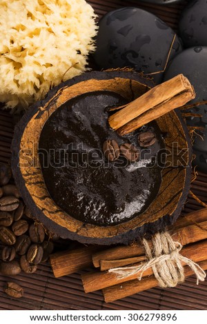 Homemade face and body organic all natural coffee scrub (peeling) with cinnamon