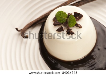 Panna Cotta with chocolate and vanilla beans