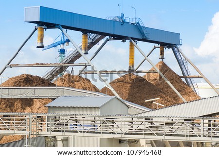 Mining belts are sorting sand