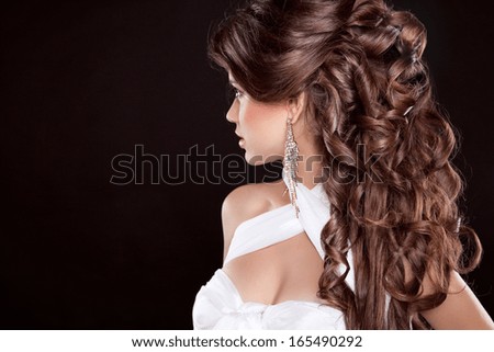 Hairstyle. Long Hair. Glamour Fashion Woman Portrait Of Beautiful brunette