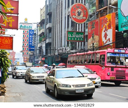 BANGKOK - MARCH 30 : Yaowarat Road,the main street in Chinatown, built by King Rama V.This crowded street winds through the bustling heart of Chinatown on March 30, 2013 in Bangkok, Thailand
