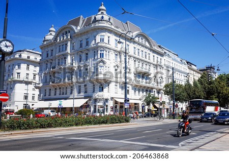 VIENNA, AUSTRIA-July 3 : Tourists on foot Graben Street in Vienna on July 3, 2014.Vienna is Austria\'s primary city, with a population of about 1.757 million.