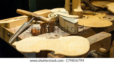 Table of tools for making Violin model