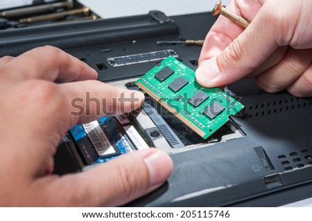 Self install RAM circuit in computer lab top