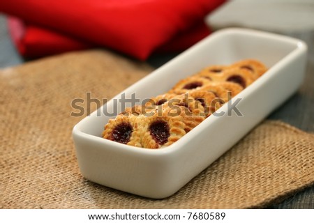 Delicious raspberry cookies for dessert and snack