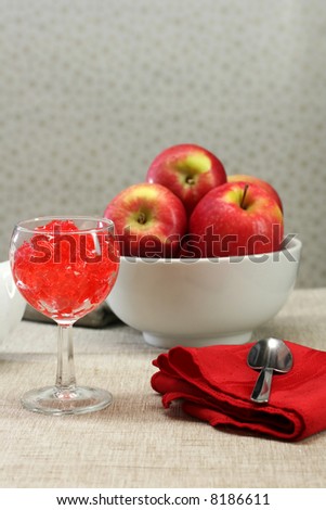 low calorie gelatin dessert and apples