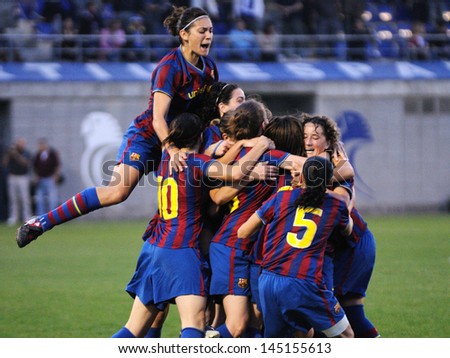 BARCELONA - OCT 31:: F.C Barcelona women\'s football team play against RCD Espanyol on October 31, 2009 in Barcelona, Spain. Superliga (Women\'s Football Spanish League) match.