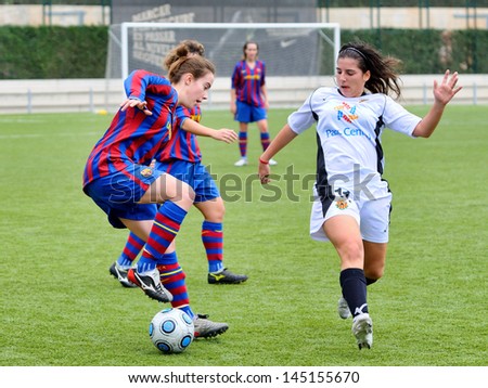 BARCELONA - NOV 29:: F.C Barcelona women's football team play against Gimnastic de Tarragona on November 29, 2009 in Barcelona, Spain. Superliga (Women's Football Spanish League) match.