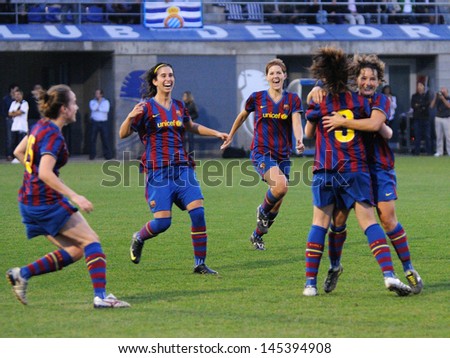 BARCELONA - OCT 31: F.C Barcelona women\'s football team play against RCDE Espanyol on October 31, 2009 in Barcelona, Spain. Superliga (Women\'s Football Spanish League) match.