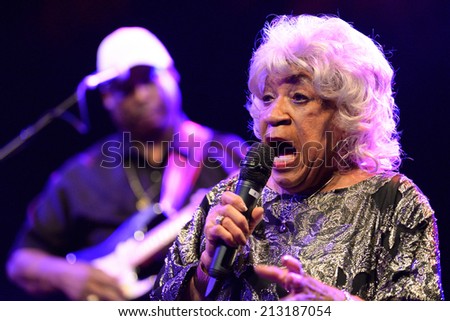 BARCELONA - MAY 15: Old woman of Swamp Dogg (American soul music band), performance at Barts stage on May 15, 2014 in Barcelona, Spain.