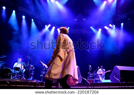 MADRID - SEP 13: La Roux (synthpop electronic dance band) concert at Dcode Festival on September 13, 2014 in Madrid, Spain.
