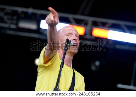 BENICASSIM, SPAIN - JULY 20: The frontman of The Presidents of United States of America (band) performs at FIB Festival on July 20, 2014 in Benicassim, Spain.