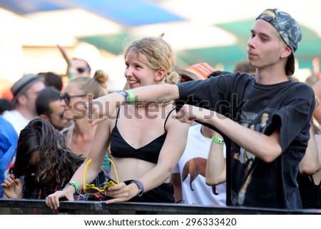 BARCELONA - JUN 18: People dance at Sonar Festival on June 18, 2015 in Barcelona, Spain.