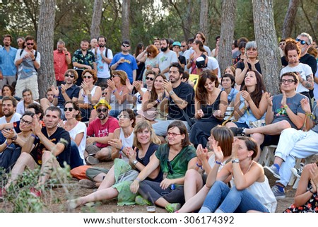 BARCELONA - JUL 3: People from the audience watch a concert at Vida Festival on July 3, 2015 in Barcelona, Spain.