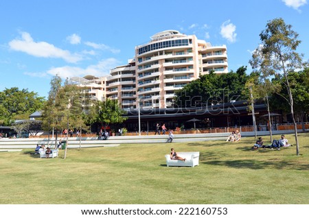 BRISBANE, AUS - SEP 24 2014:Visitors in River Quay in Brisbane South Bank parkland.It is an exciting new dining precinct in Brisbane South Bank, Queensland Australia.