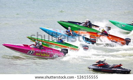 BANGSAEN, THAILAND - JAN. 27 : The Speed boat open at the start line during  Bangsaen Pace One Singha TWSF 2013, on January 27, 2013 in Bangsaen, Thailand