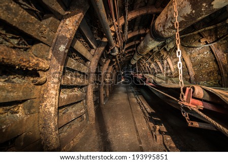 conveyor belt in coal mine