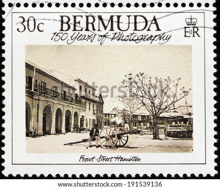 BERMUDA - CIRCA 1989: A stamp printed by GREAT BRITAIN shows old photograph of Front Street in Hamilton. Hamilton is capital city of the Bermudas, circa 1989