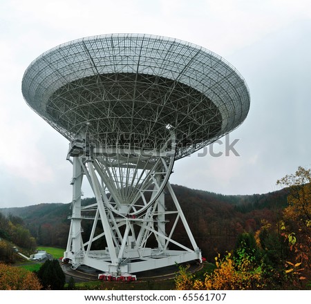 With a diameter of 100 meters, the Radio Telescope Effelsberg is one of the largest fully steerable radio telescopes on earth.