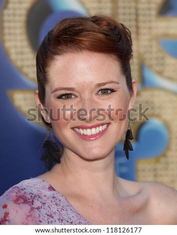 LOS ANGELES - AUG 06:  SARAH DREW arrives to the \