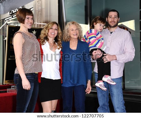 LOS ANGELES - DEC 03:  CAROLE KING & FAMILY Walk of Fame Honors Carole King  on December 03, 2012 in Hollywood, CA