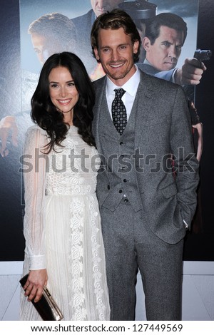 LOS ANGELES - JAN 07:  Abigail Spencer & Josh Pence arrives to the 
