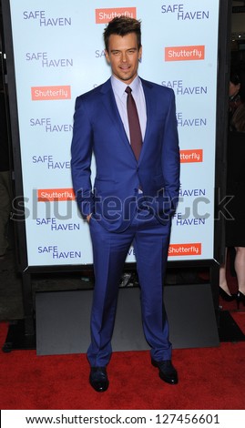 LOS ANGELES - FEB 05:  Josh Duhamel arrives to the \'Safe Haven\' Hollywood Premiere  on February 05, 2013 in Hollywood, CA
