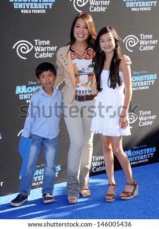 LOS ANGELES - JUN 17:  Ming-Na Wen arrives to the '